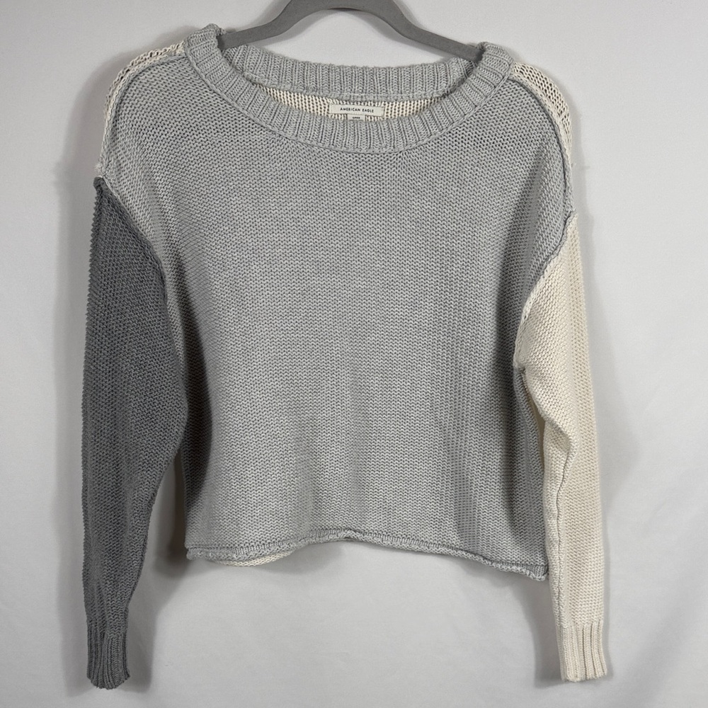 American Eagle Outfitters Gray and Cream‎ Sweater. Womens Size S. 100% cotton.